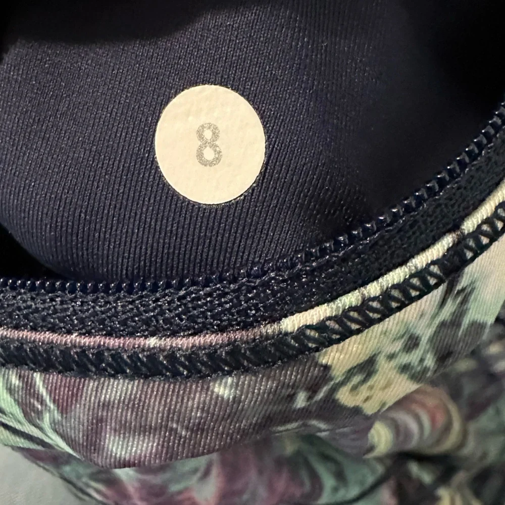 Lululemon Women's Sz 8 Run Top‎ Speed Athletic Workout Yoga Lounge Crop Leggings - Picture 13 of 14